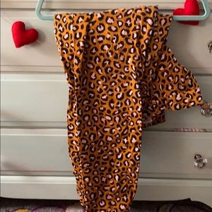Size 18 Old Navy Pixie pants leopard